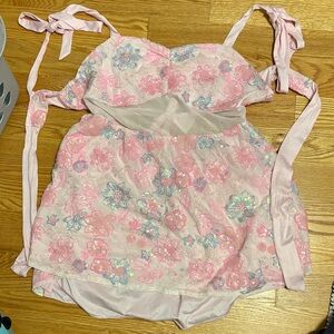 Elegant Floral Lace Chemise in Pink